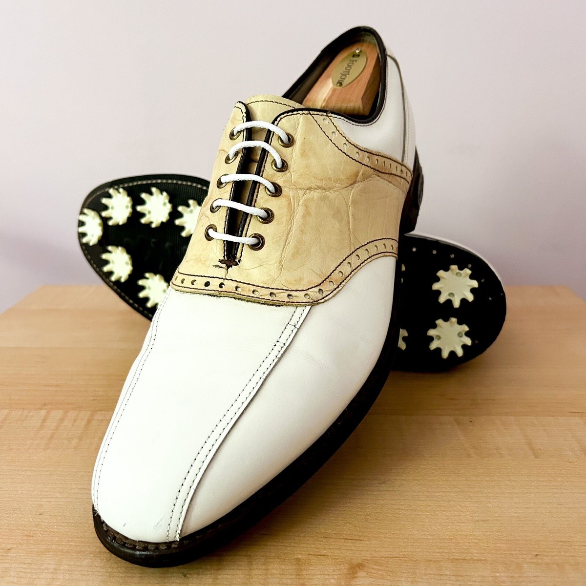 VINTAGE FootJoy Classics White Leather / Tan Gator saddle