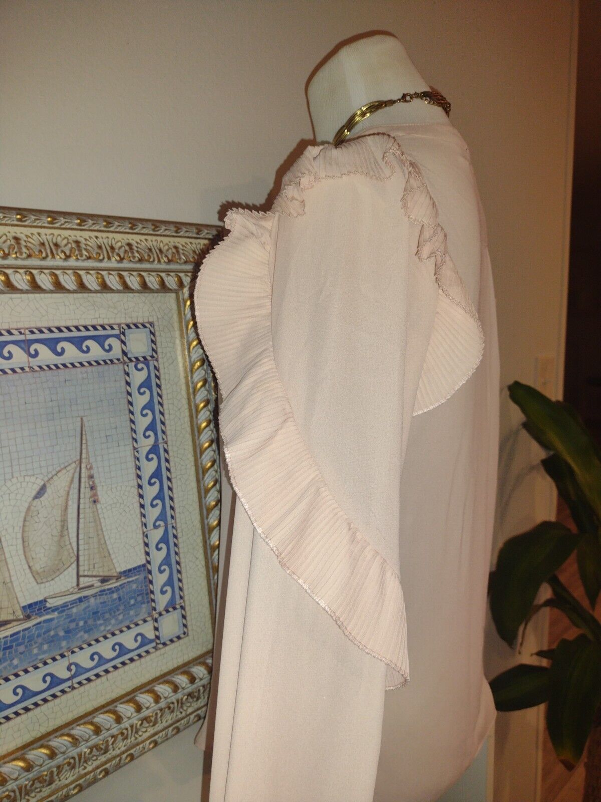 Tahari long sleeve elegant ruffle blouse pale pin… - image 7
