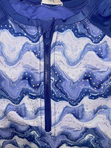 Costume da bagno Under Armour UA ragazza maniche corte UPF30 pezzo unico blu taglia 8 Nuovo con etichette - Foto 6 di 7