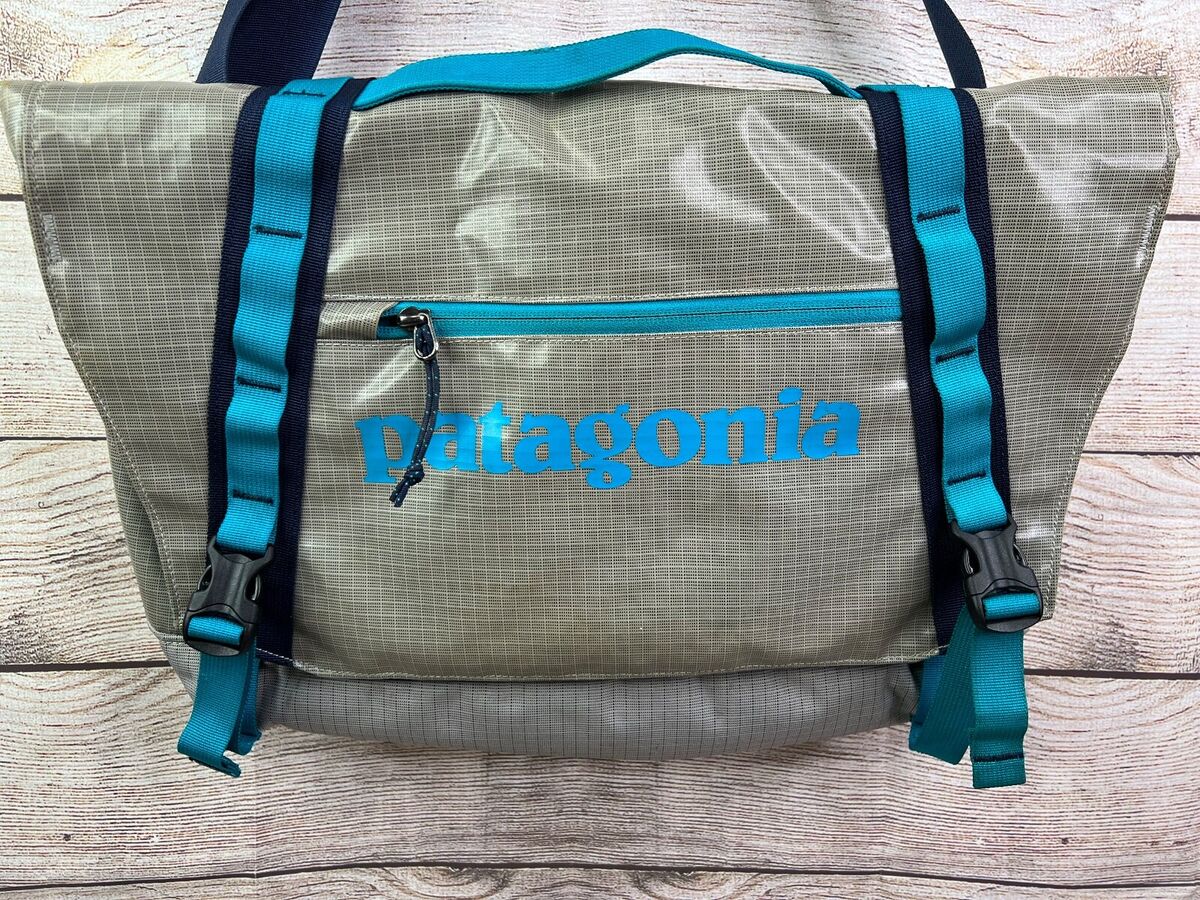 Patagonia 12L Blackhole Black Hole Mini Messenger Bag Gray Patagonia 12L Blackhole Black Hole Mini Messenger Bag Gray