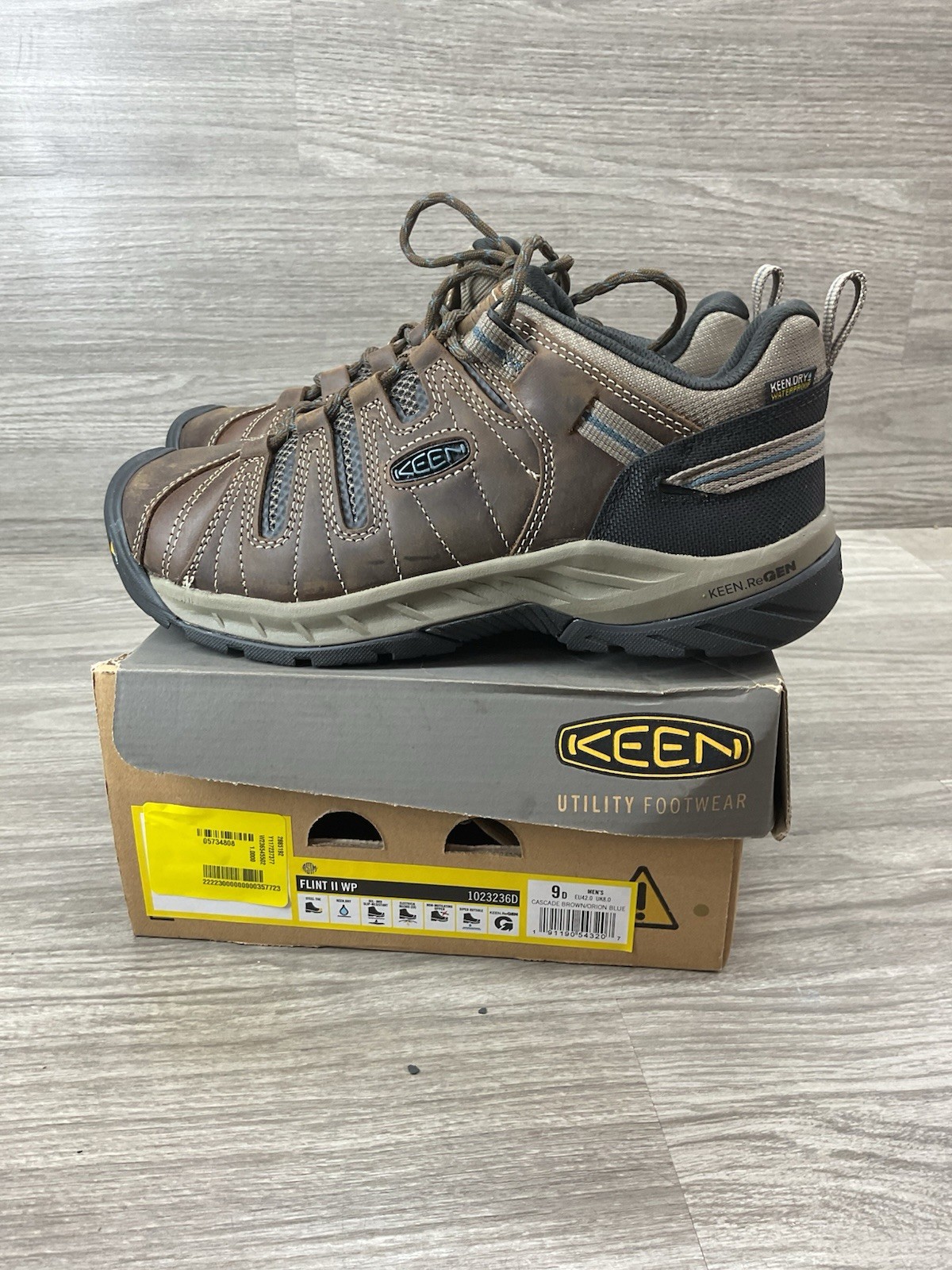 Escursionista Keen Flint II 9 D punta bassa uomo nuovo con scatola