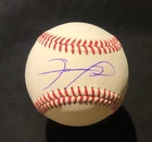 Sammy Sosa Chicago Cubs Signed Baseball AUTO BAS Beckett with Stand