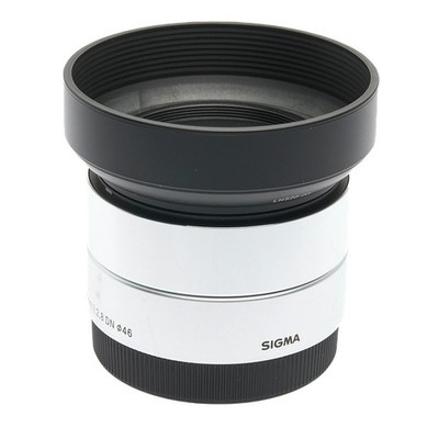 Sigma 30 mm/2,8 DN (silver) Sony E-Bajonett -Art - gebraucht Zustand: Akzeptabel