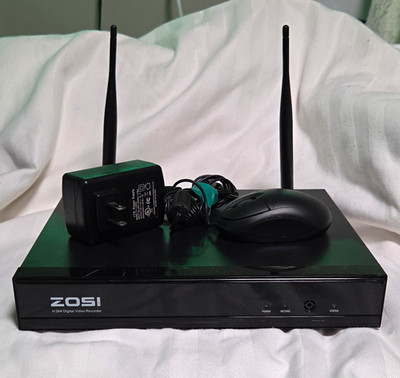 ZOSI 8-Channel H.264 DVR Digital Video Recorder ZR08KB/00 w/ Adapter Mouse
