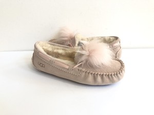 ugg dakota pom pom slippers uk