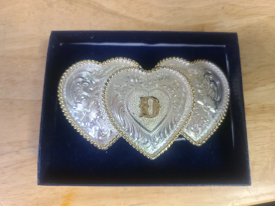 Montana Silversmiths D Inicial Plata Grabada Borde Dorado Hebilla de Cinturón Occidental Foto 2 de 3