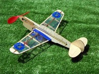 Guillow's Freiflugmodell U.S. Warhawk Wurfgleiter