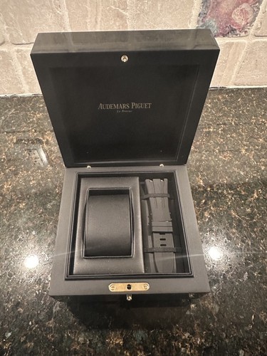 Audemars Piguet Royal Oak Offshore Chronograph 26420SO.OO.A600CA.01 !!! - Picture 6 of 6