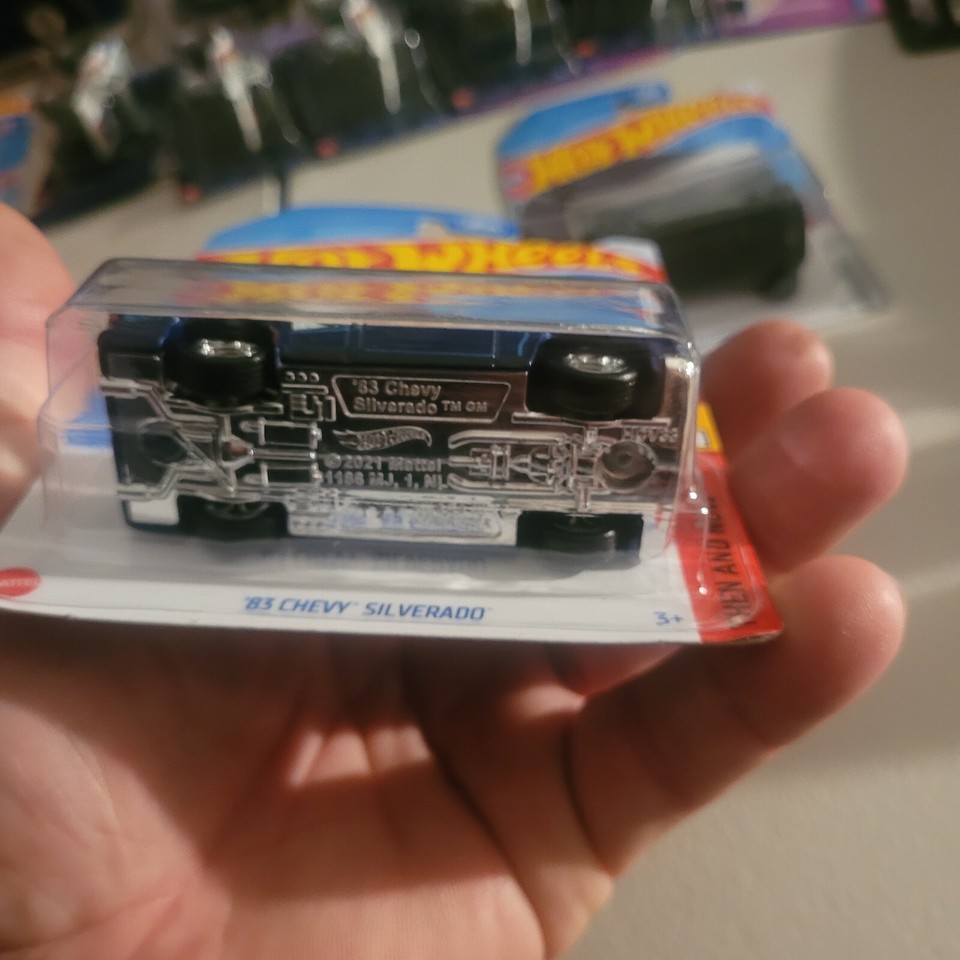 Hot Wheels 2024 Case Q Super Treasure Hunt STH 83 Chevy Silverado Free