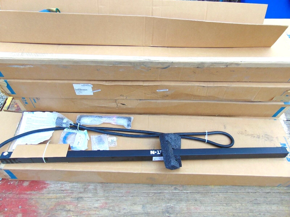 Eaton 24 Plug Rack Power Distribution Surge Protector Strip Monitored Network eP - Image 2 of 4