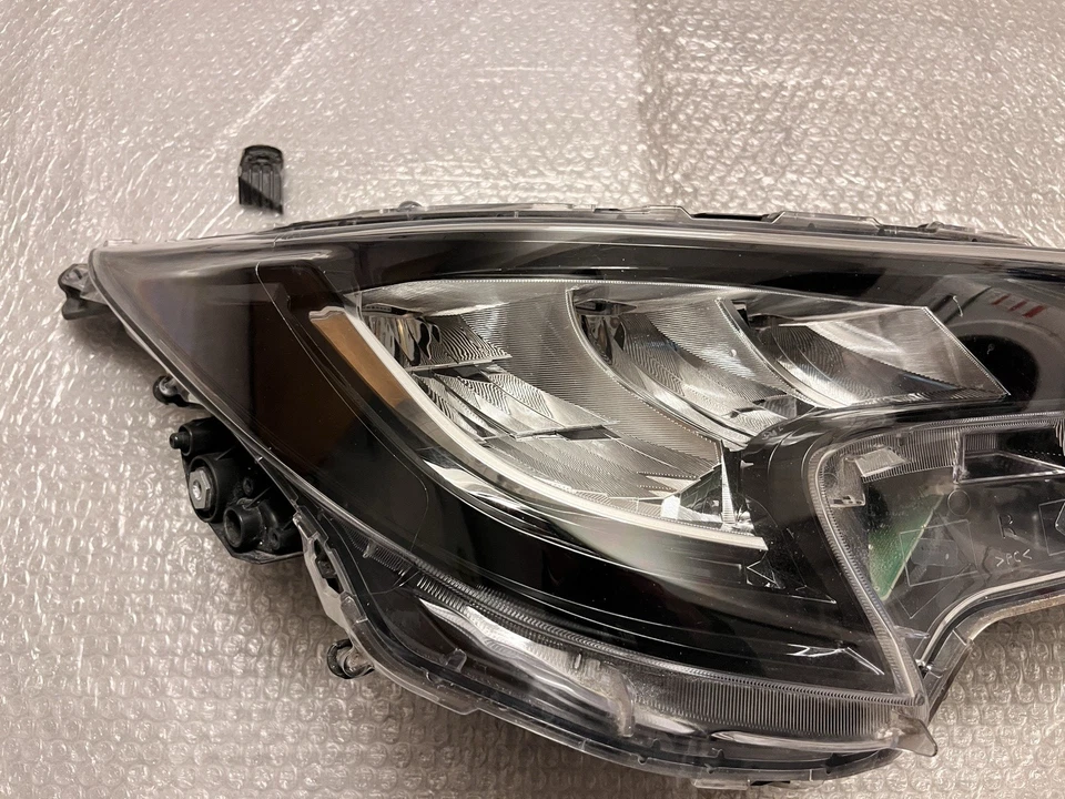 Original Toyota Corolla E21 Frontscheinwerfer LED rechts 81110-02S60 - Bild 3 von 4
