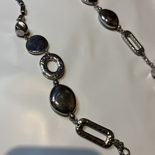 CHICO'S Collana catena di perle con anello martellato tono argento (A55) - Foto 5 di 7