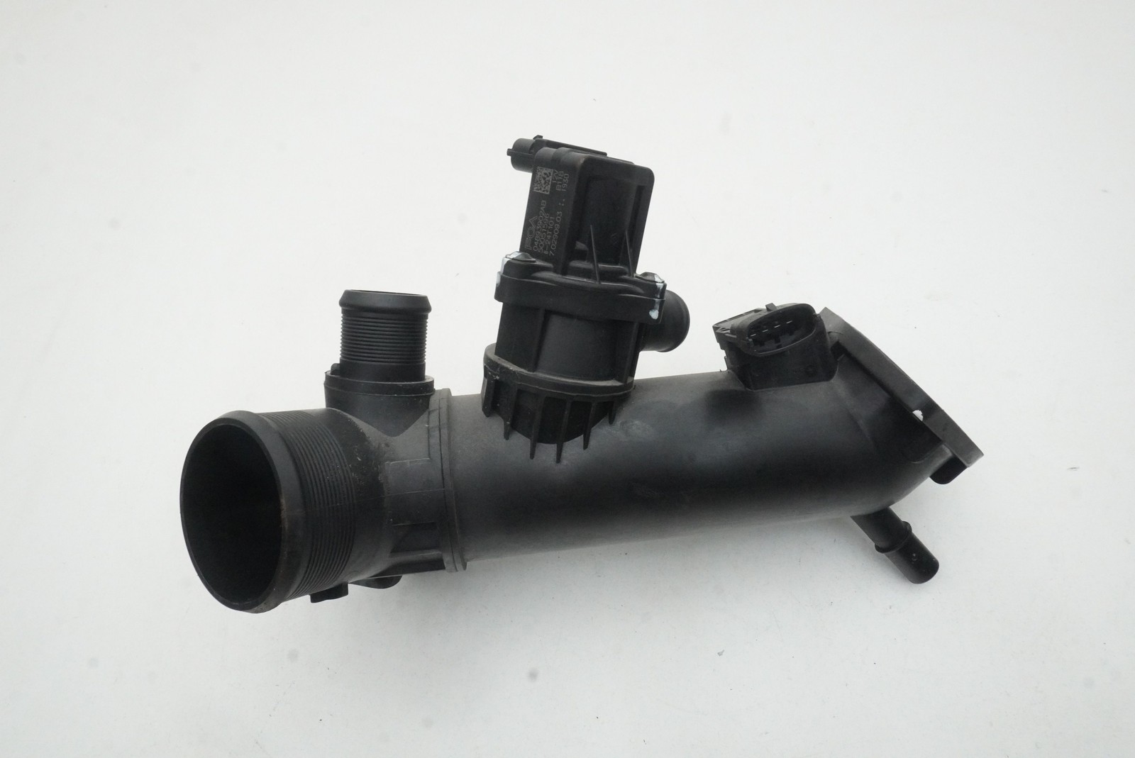 Left Intercooler Pipe Connector Barrel Valve 844545 Ferrari 296 GTB GTS F171