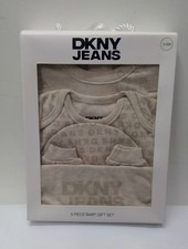 DKNY Jeans 5 Piece Baby Gift Set Size 3-6 Months - CG F07