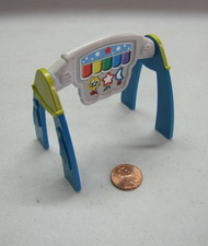 Fisher Price Loving Family Casa de Muñecas Jugar Gimnasio Para Muñeca de 2" Bebé Guardería Sinfonía