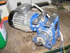 Getriebemotor 220/380  0, 55 KW  (besonders geeignet für Pelletschneckenantrieb)