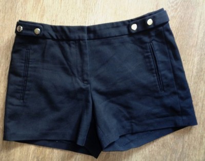 Tiefschwarze Hose-Short-kurze Hose - ZARA BASIC - Gr. M