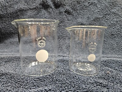 Pyrex Beakers Set 250 ML 150 ML Lot Antique Vintage Glassware Chemistry Science