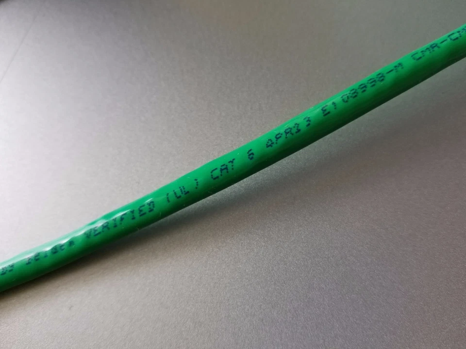 Cable de red conectado Belden 7940A 23/4P CAT6 U/UTP DataTuff CMX/CMR verde/50 pies Foto 3 de 4