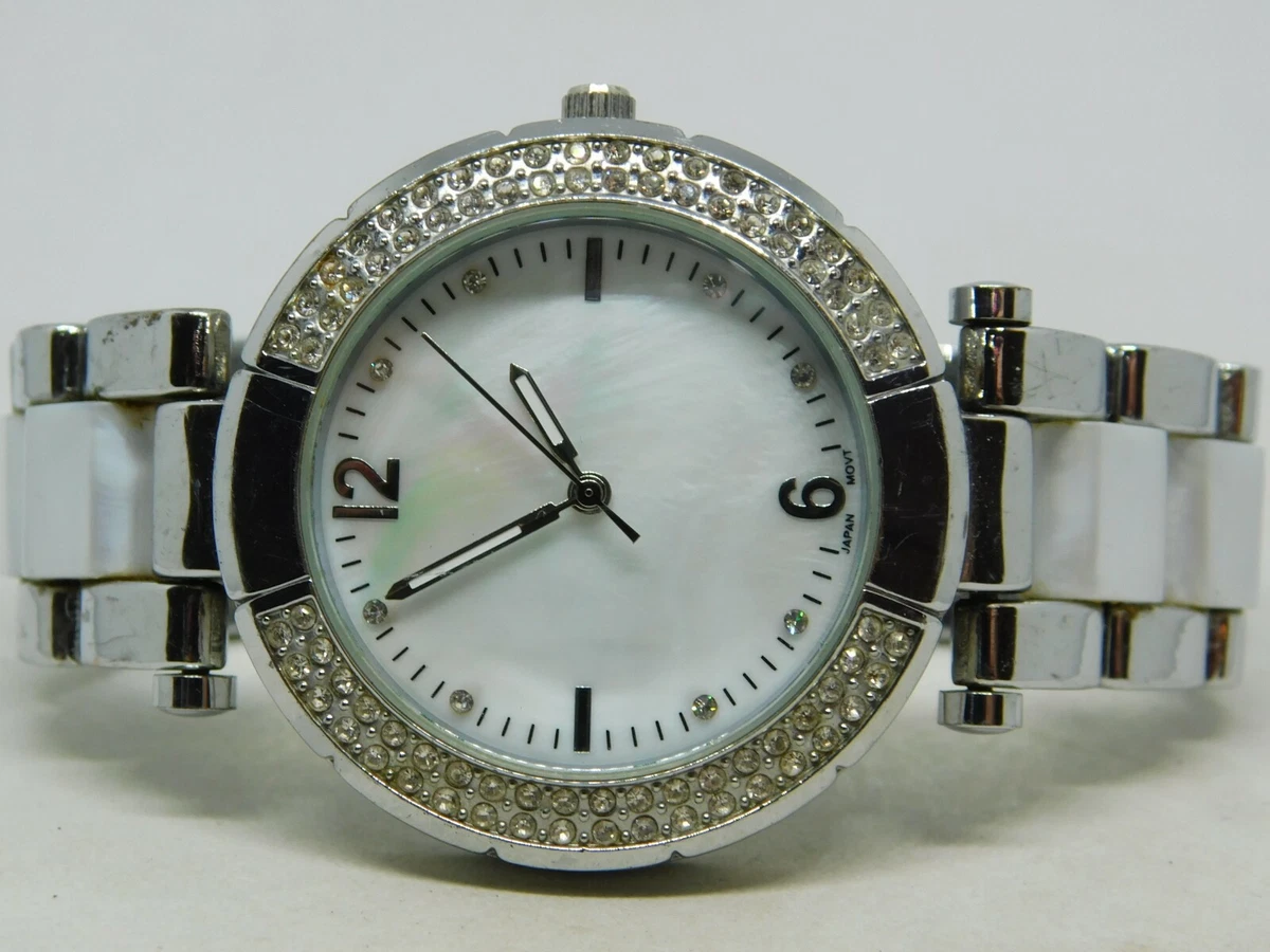 Chico s SR626SW Mother of Pearl Quartz Analog Ladies Watch Sz. 6 3 4