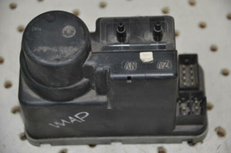1) DD-13 Mercedes Benz 2028001248 Used DOOR LOCKING VACUUM PUMP