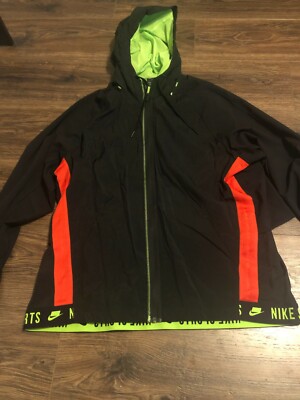nike sports windbreaker