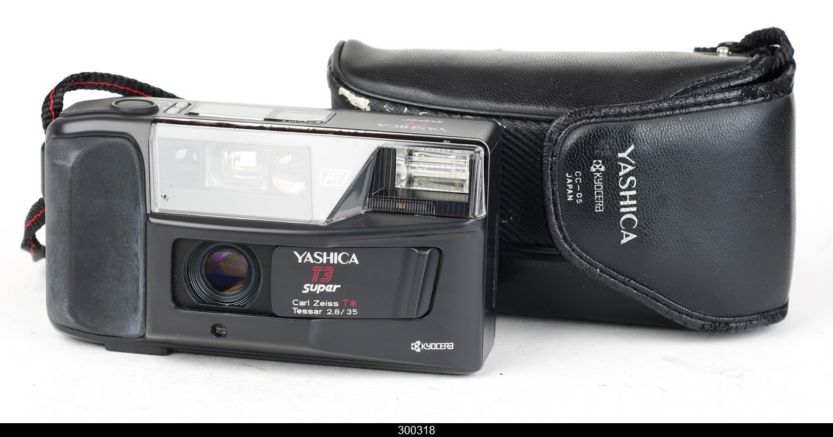 Yashica T3 Super D 35mm Film Camera Carl Zeiss T* Tessar