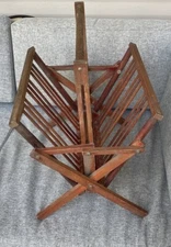 MID-CENTURY MODERN WOOD FOLDING MAGAZINE RACK