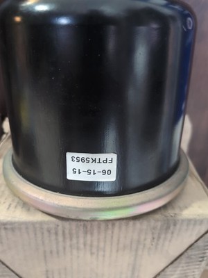 Meritor R955109493X Remanufactured Air Dryer Cartridge Box Damaged New 