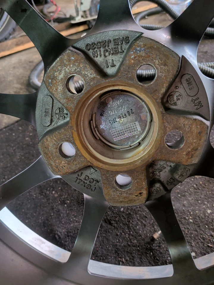 Enkei Rims 225/35/17 - Image 4 of 4