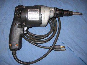 BLACK DECKER 2054 DRYWALL SCRUGUN SCREWDRIVER VSR 2500 RPM WORKS WELL DW250 2034