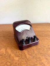 Vintage Welch Scientific Co. A.C. Volt Meter | Brown Bakelite Welch Scientific