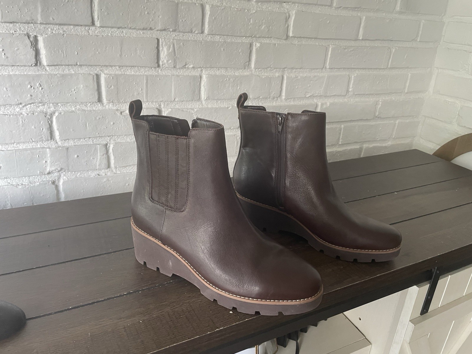 SAOLA Stivali Vionic Aria marroni da donna taglia 11 medi Chelsea impermeabili suola a strappo pelle