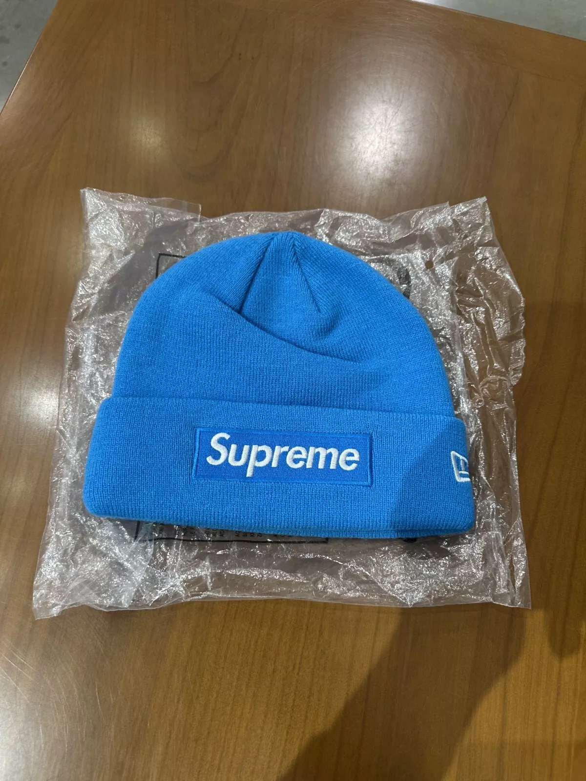 Bonnet bleu logo Supreme Box NEUF ENVOI RAPIDE