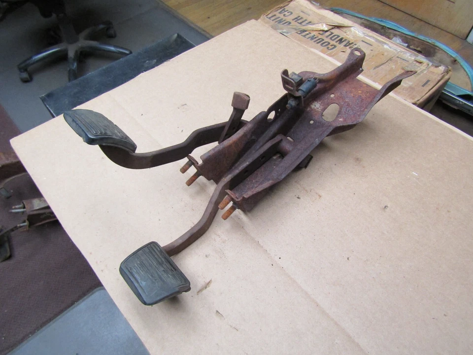 Chevrolet Chevelle Malibu 1966 conjunto de pedal de freno de 4 velocidades Foto 2 de 4