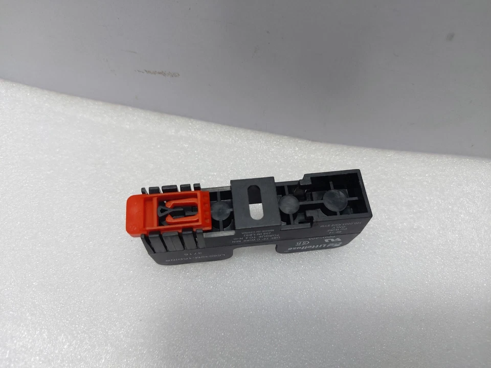 Littelfuse L60030M-1CDINR Rail Mount Fuse Holder 600V-30A - Lot of 10PCs - Image 3 of 4