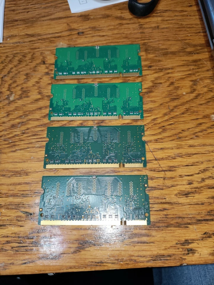 4x Hynix HYMP564S64P6-C4 256MB 533Mhz 2Rx16 PC2-4200S-444-12 RAM - Image 2 of 2