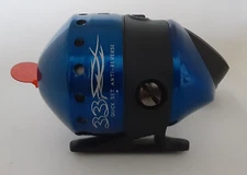 new metal casing ZEBCO 33 blue SPINCAST REEL pre-spooled 10lb test