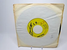 Little Lisa ‎– Hang On Bill / Puppet On A String ‎– V.I.P.-25023, 1965 , 7" VG+