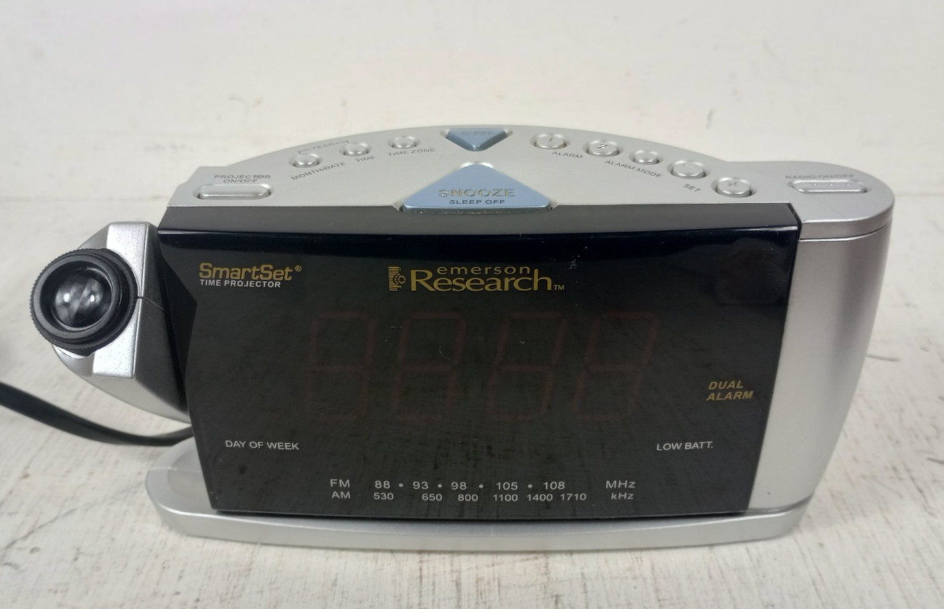 Emerson Research Smart Set Time Projector Alarm Clock