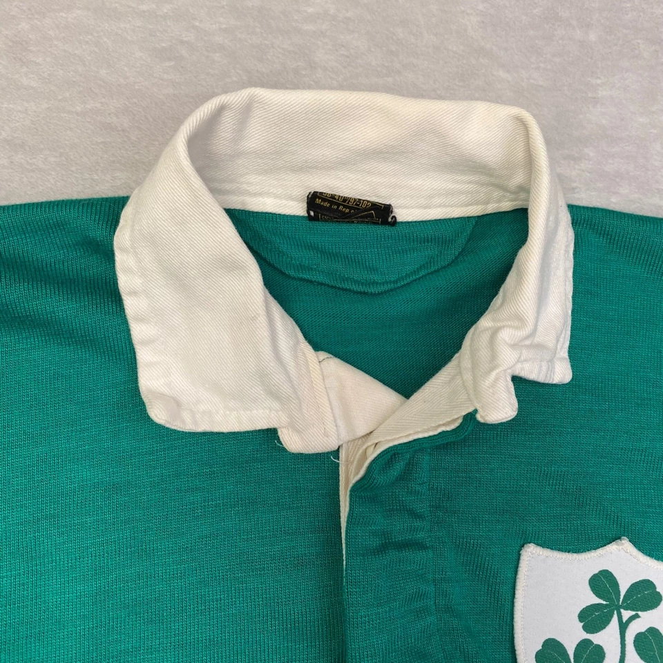 Camisa de Rugby Verde Masculina O'Neills Manga Longa Brasão Trevo Gola Branca Tamanho G - Imagem 2 de 4