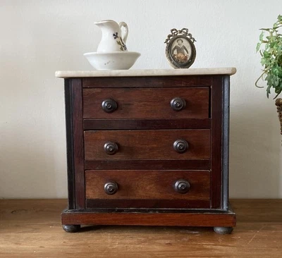 Petite commode de poupée fin XIXème pour Bleuette ou autre - Photo 1/4