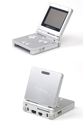 NINTENDO GAMEBOY ADVANCE SP KONSOLE ''SILBER'' inkl. LADEKABEL