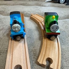 wooden Thomas Percy set of 2 c41a79