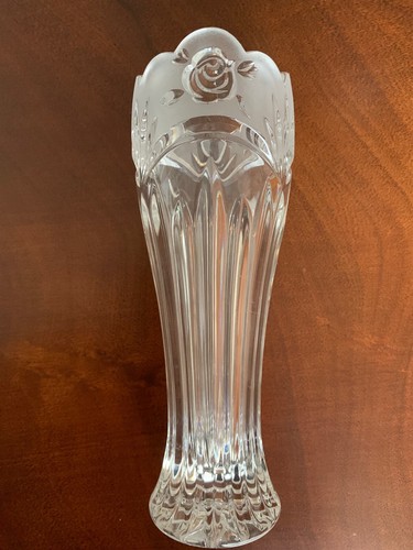 Oneida SOUTHERN GARDEN 7" Flower Bud Vase Frosted Band Cut Floral Excellent - Picture 4 of 5