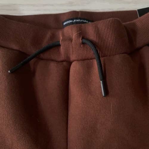 Pantalones deportivos Brooklyn Laundry para niños grandes forrados de vellón marrón - Imagen 2 de 9