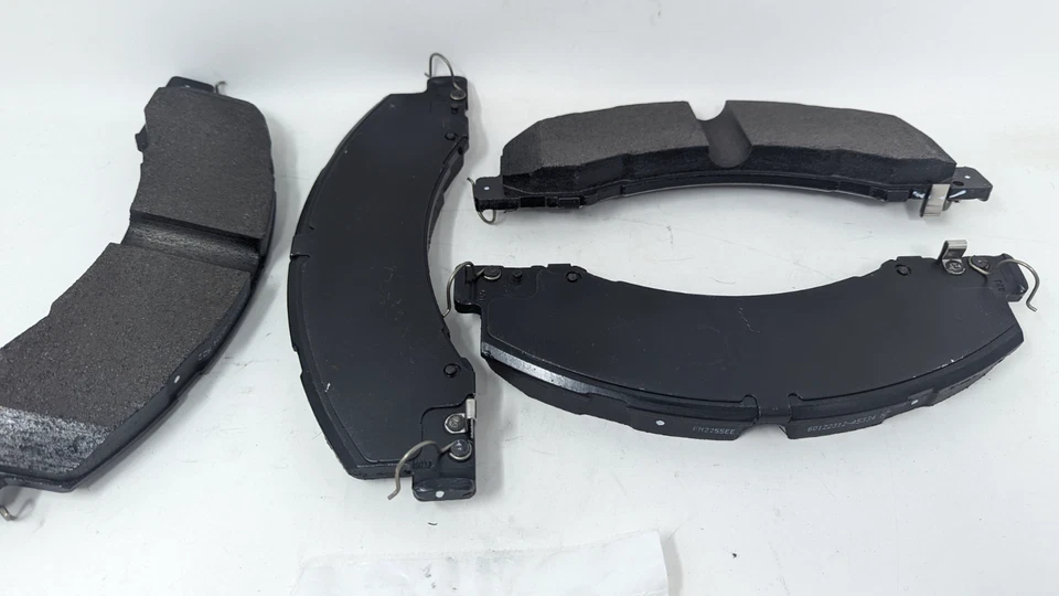 08-23 Ram 4500 5500 Nueva Pastilla de Freno de Disco Delantera KiT 4 Piezas Original Fabricante Original Mopar Fábrica Foto 2 de 4