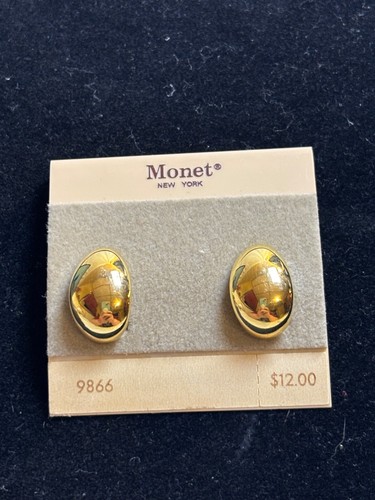 Vintage Monet Signed Gold Tone Clip On Earrings, Classic quality Jewelry