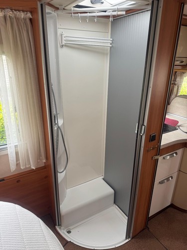 Hymer B 698 2014 Only 22K 1 Owner Rear Island Bed Layout - Picture 21 of 24