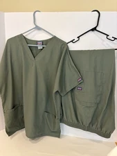 Cherokee Unisex Scrub Set Olive Green Size XL